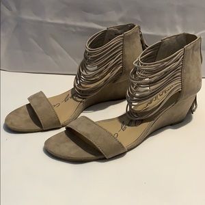 Carllie Women’s Open Toed Nude Wedge Sandal Size 9